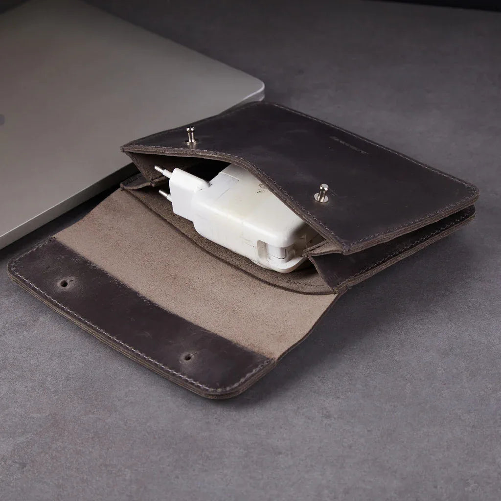 Keep Charger, Cable, and Mouse Organizer in vintage leather - INCARNEĀ® Global