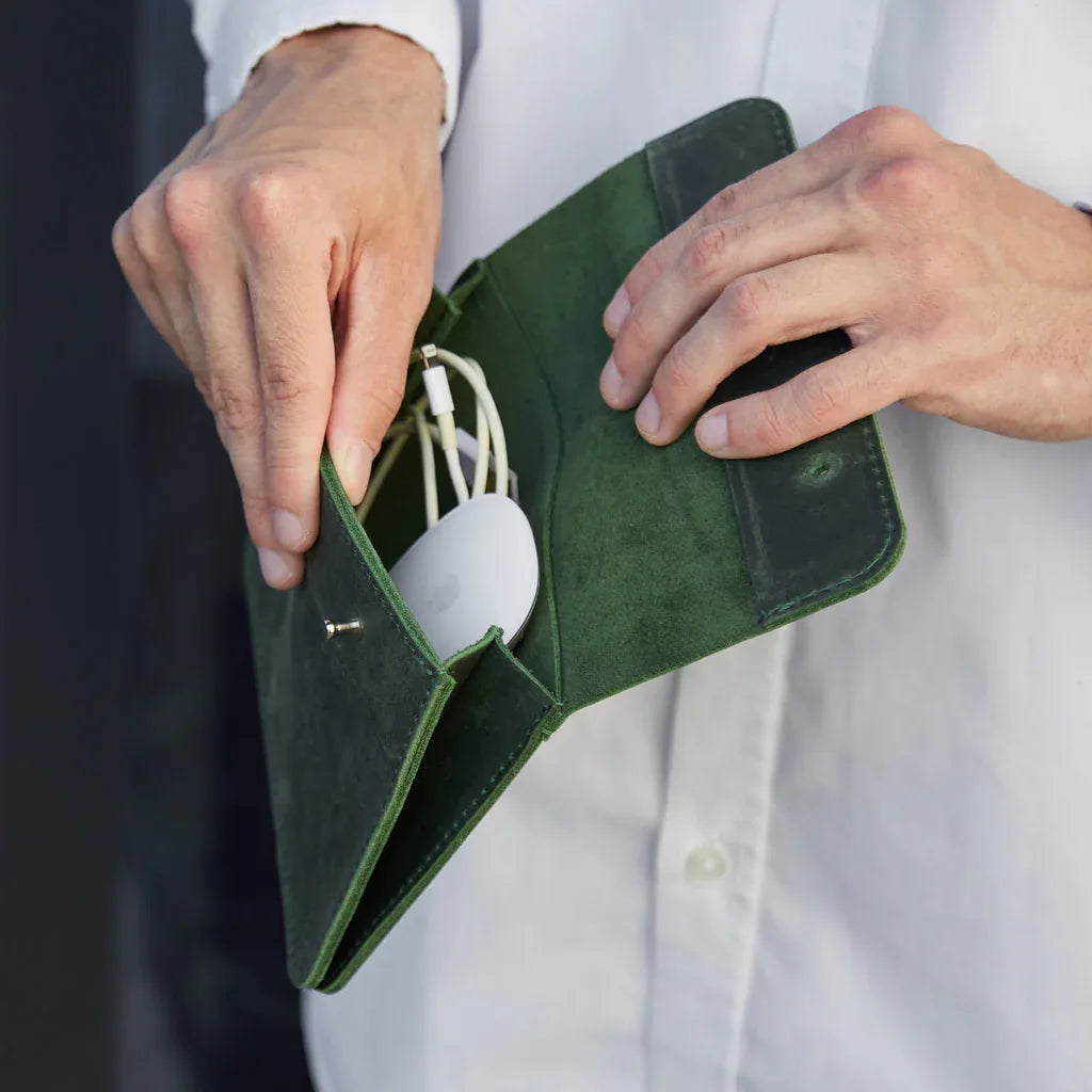 Keep Charger, Cable, and Mouse Organizer in vintage leather - INCARNEĀ® Global