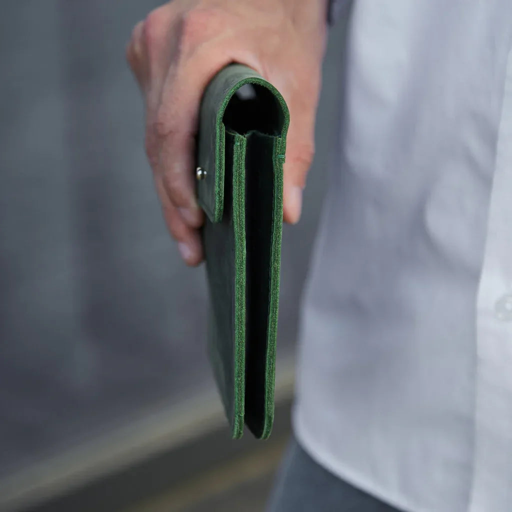 Keep Charger, Cable, and Mouse Organizer in vintage leather - INCARNEĀ® Global