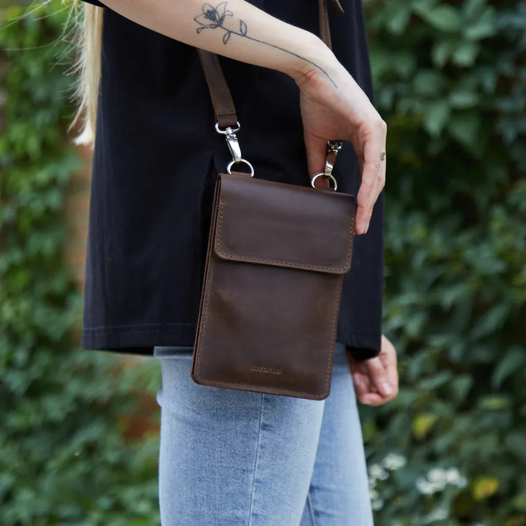 Smart Case Phone Bag Made from Vintage Leather - INCARNE® Global