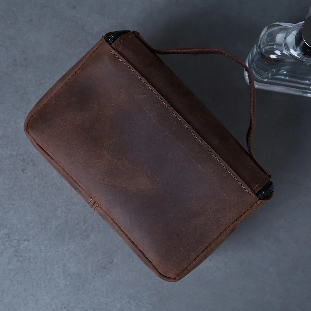 Makeup bag Timeless made from vintage leather - INCARNE® Global