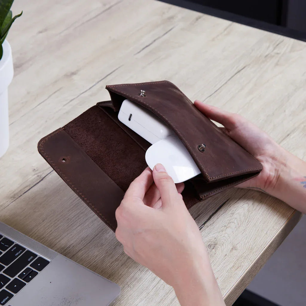 Keep Charger, Cable, and Mouse Organizer in vintage leather - INCARNEĀ® Global