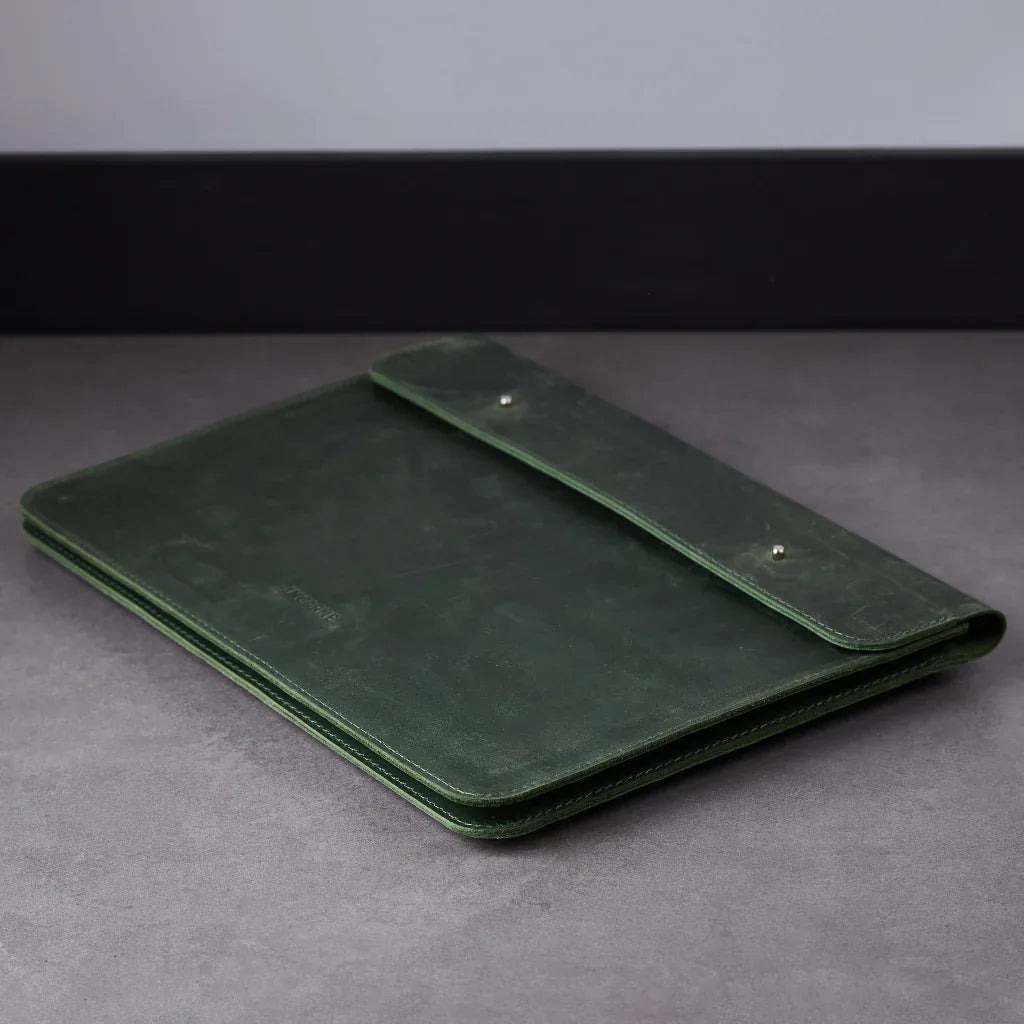 Neat case - INCARNE® Ukraine