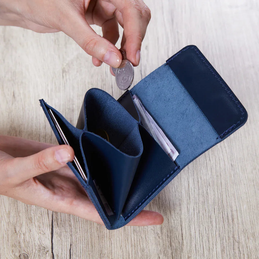 Lean compact wallet made of classic leather - INCARNE® Global