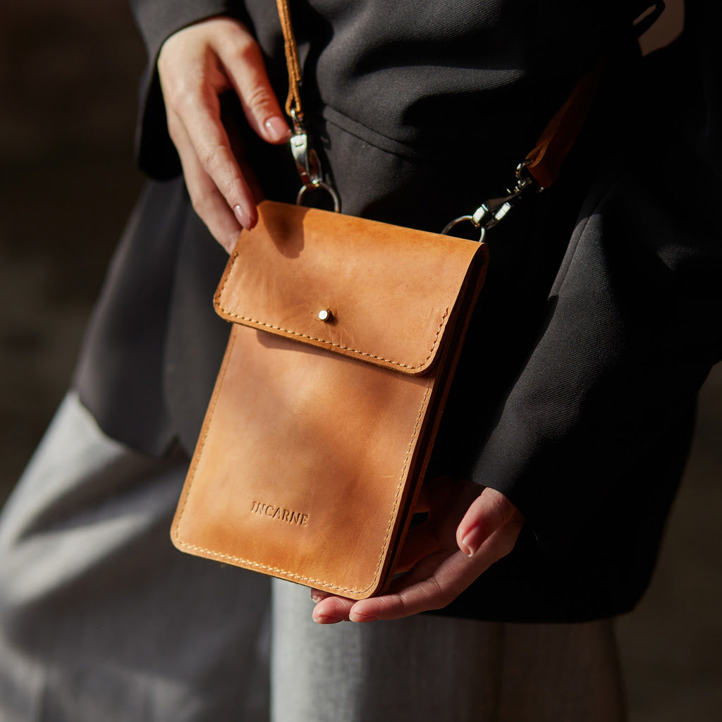 Smart Case Phone Bag Made from Vintage Leather