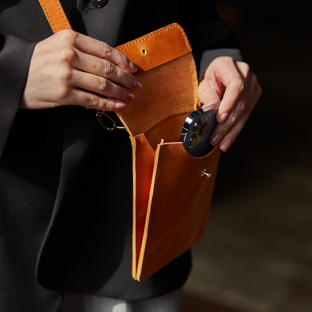 Smart Case Phone Bag Made from Vintage Leather