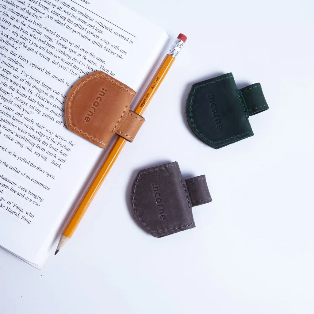 Magnetic bookmarks made from vintage leather (set of 3) - INCARNE® Global