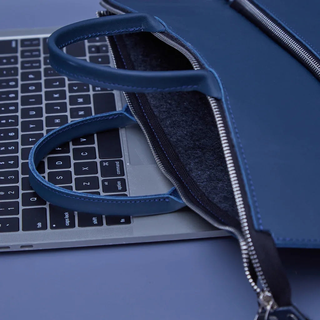 Maryland Laptop Sleeve with Handles in classic leather - INCARNE® Global