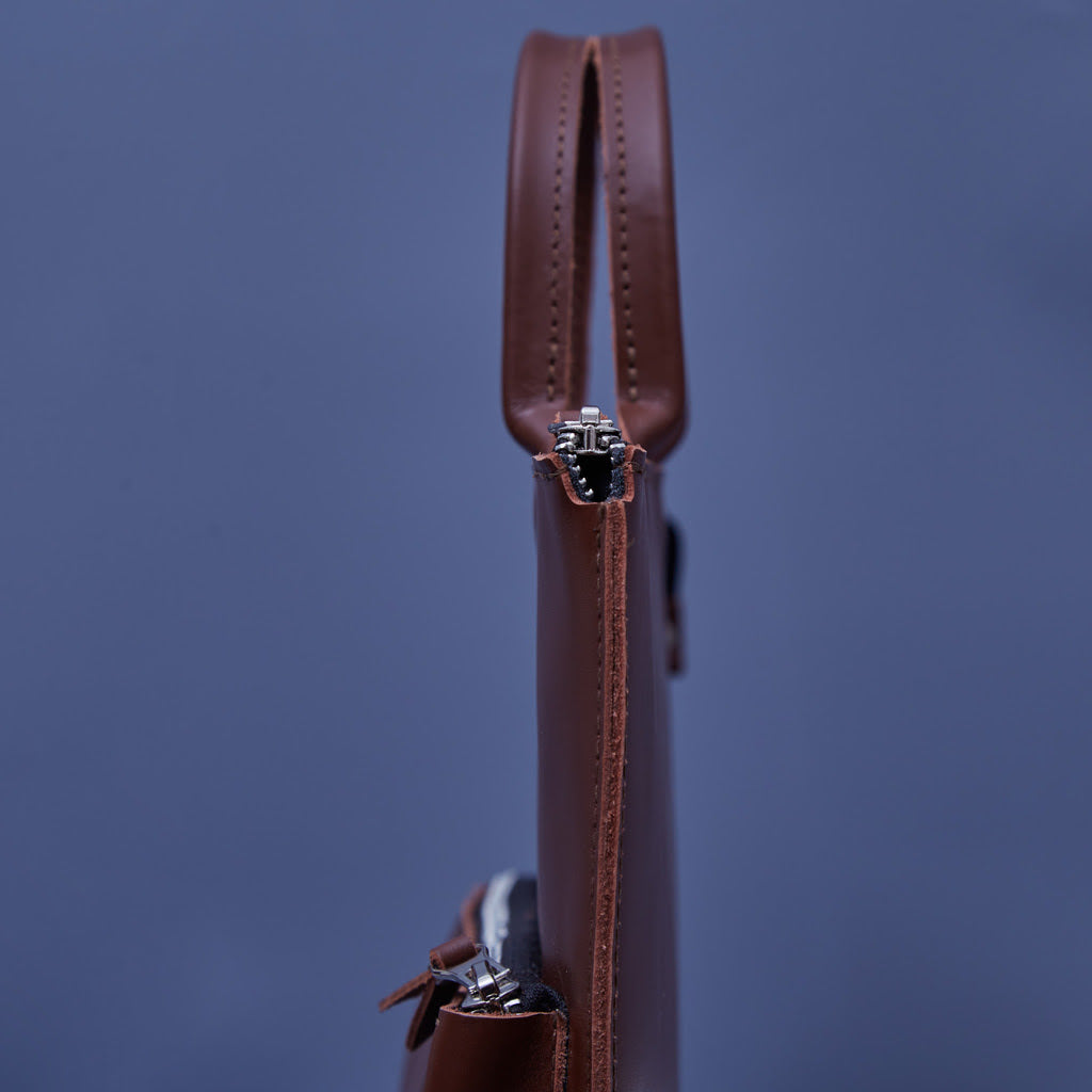 Maryland Laptop Sleeve with Handles in classic leather