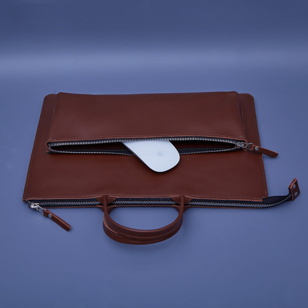 Maryland Laptop Sleeve with Handles in classic leather