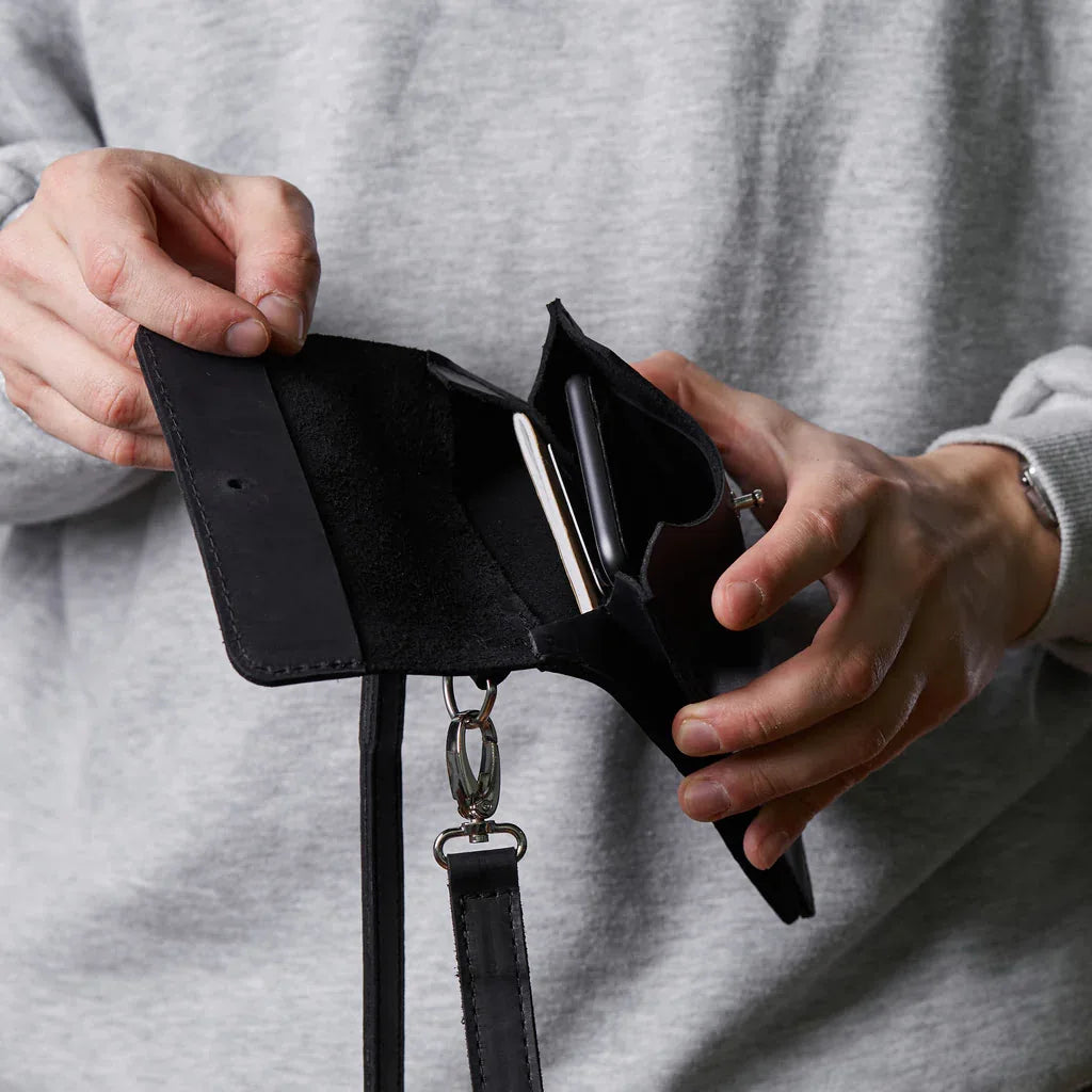 Smart Case Phone Bag Made from Vintage Leather - INCARNE® Global