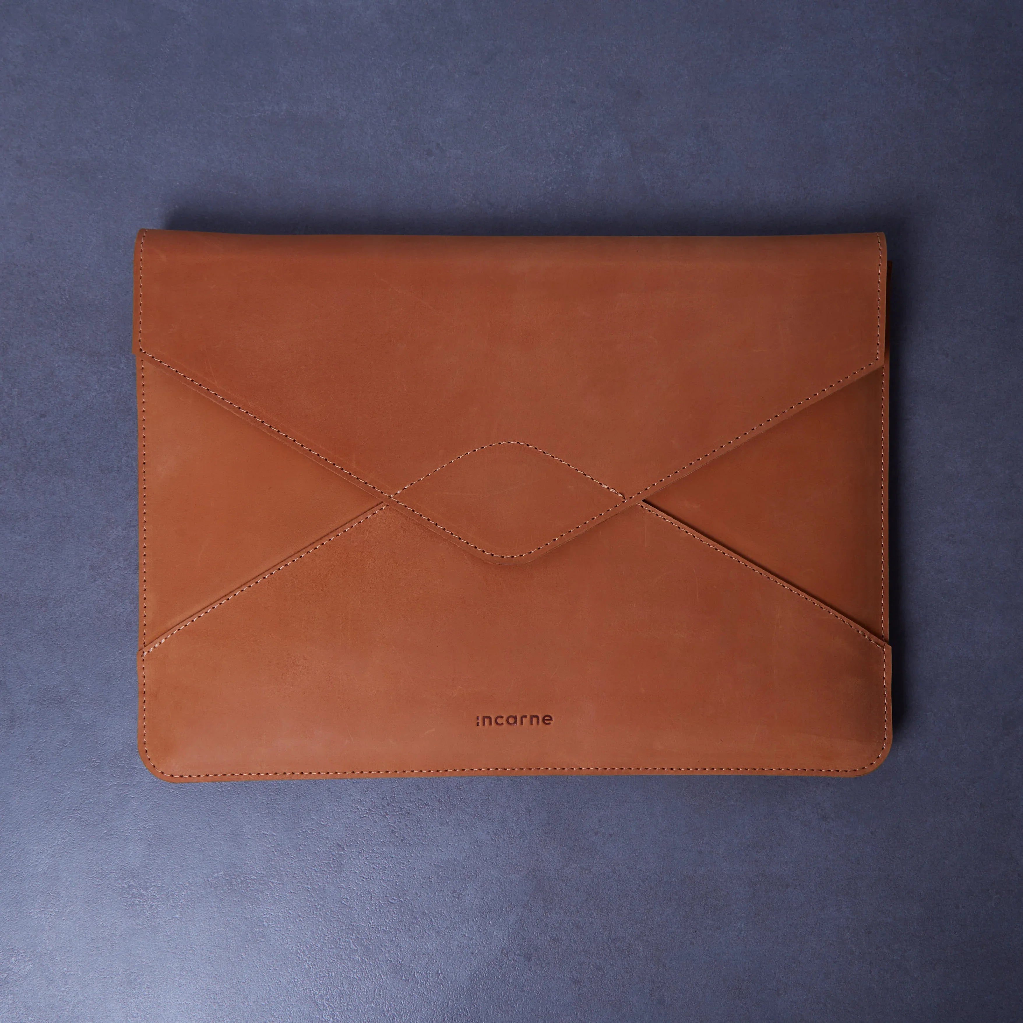 Message Laptop Sleeve, Cognac (vintage) - INCARNE® Global