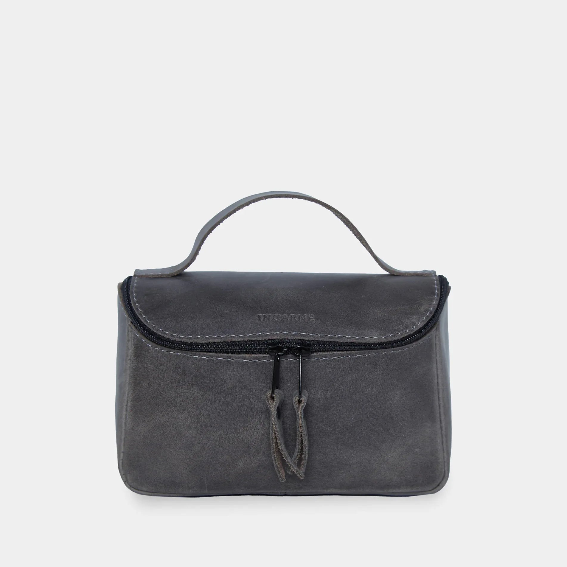 Makeup bag Timeless made from vintage leather - INCARNE® Global