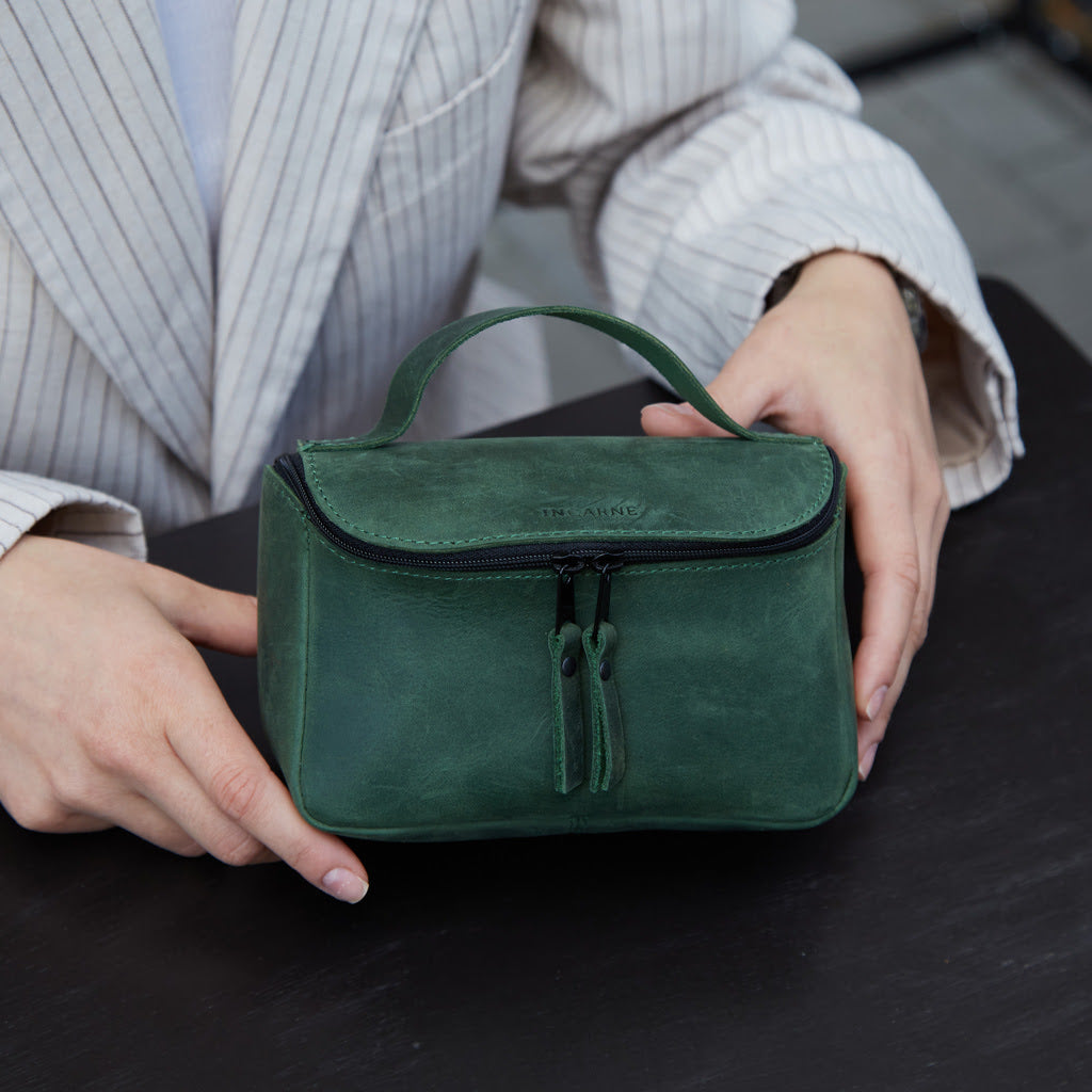 Makeup bag Timeless made from vintage leather