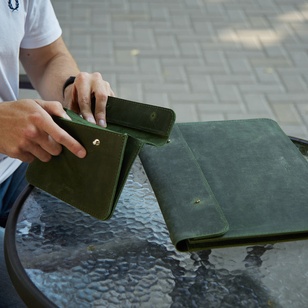 Gift set: Neat laptop case + Keep cable organizer