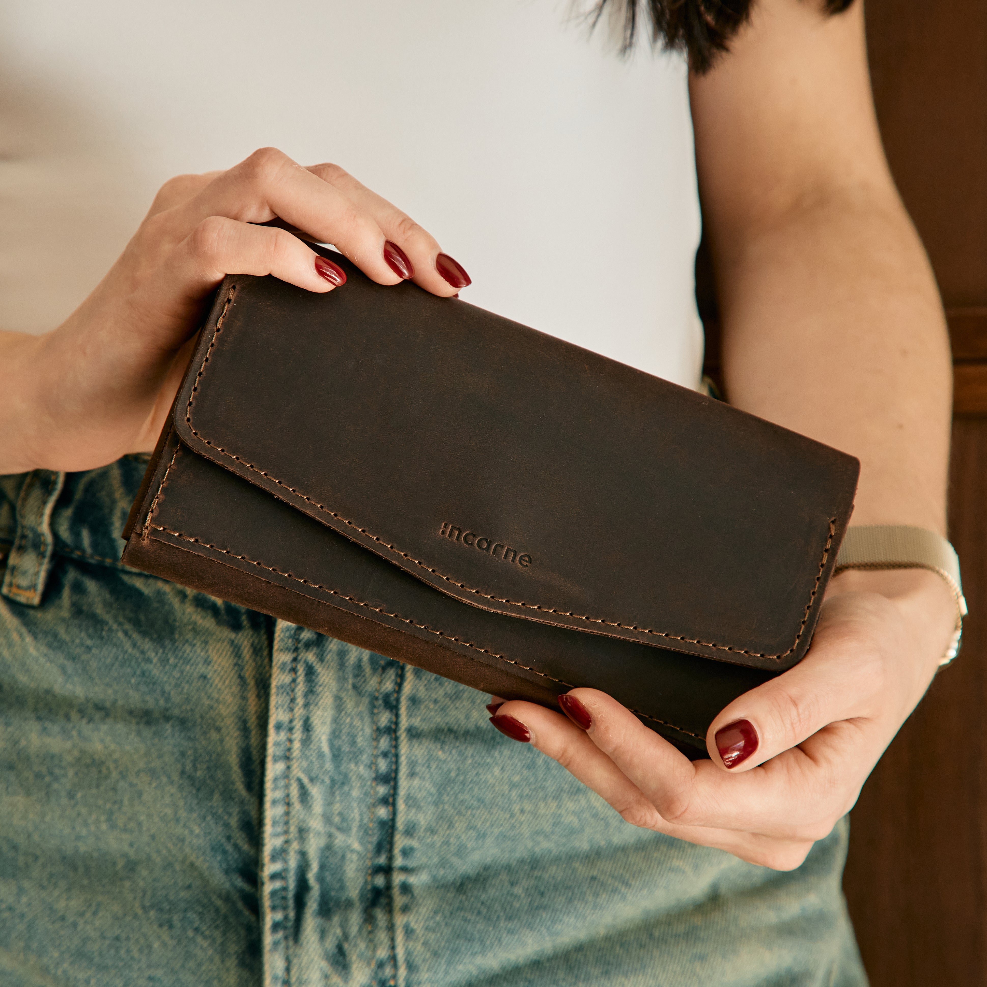 Simple wallet-clutch