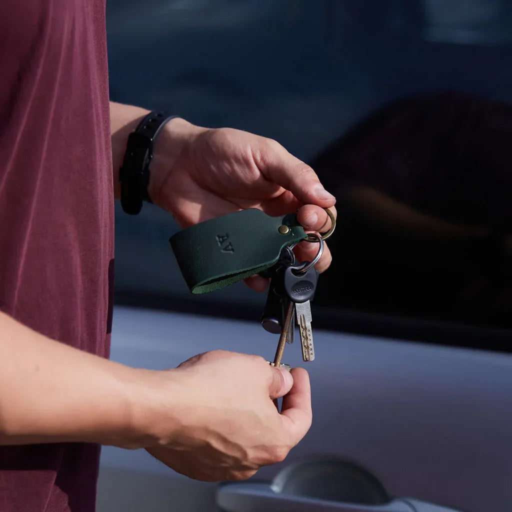 Corporate gifts: leather Key keychain - INCARNE® Ukraine