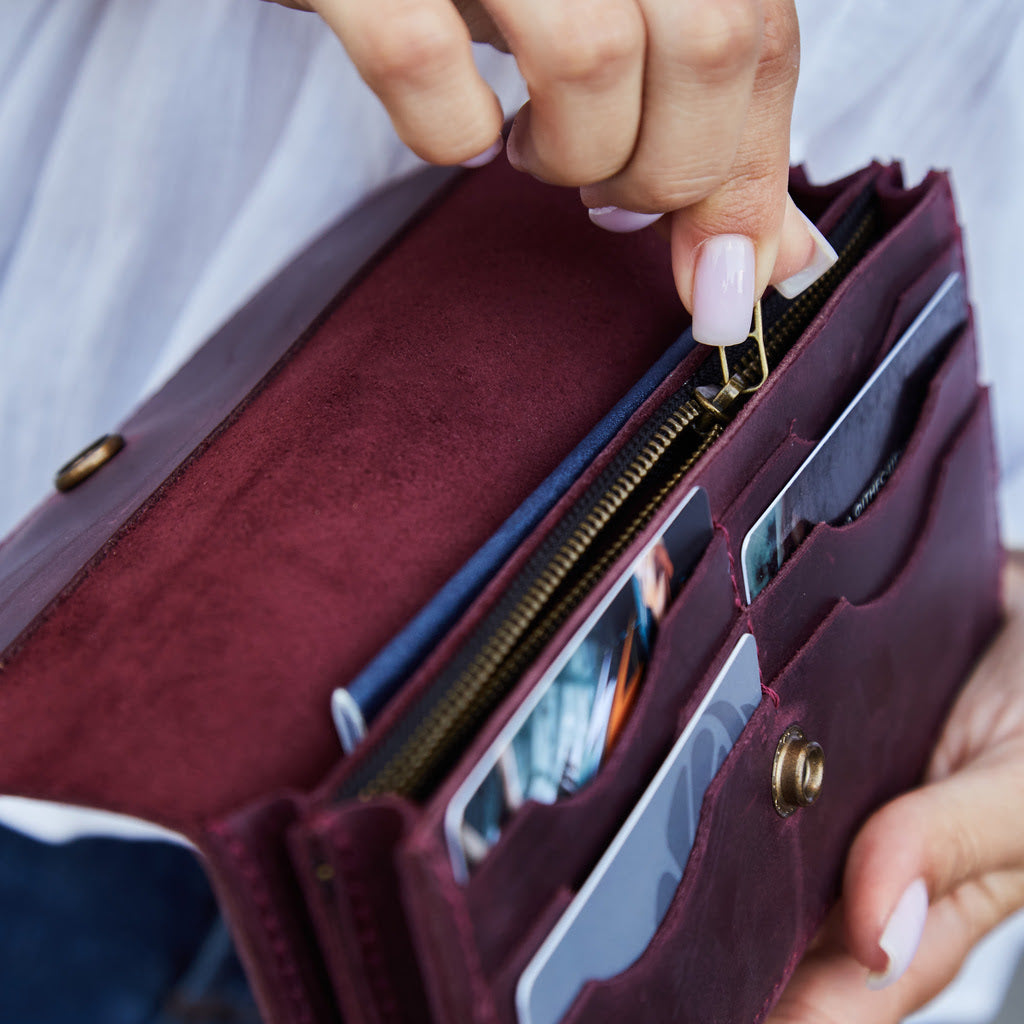 Simple Capacious Leather Wallet