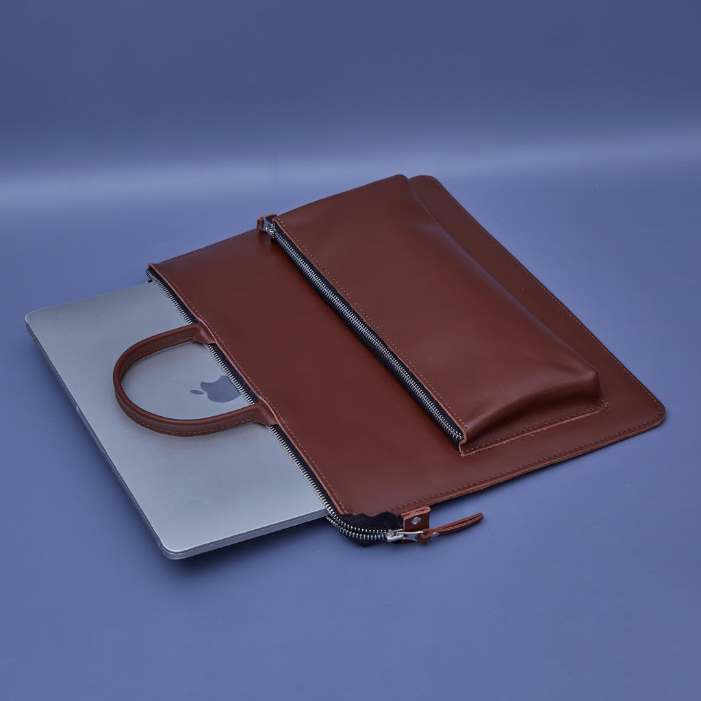 Maryland Laptop Sleeve with Handles in classic leather