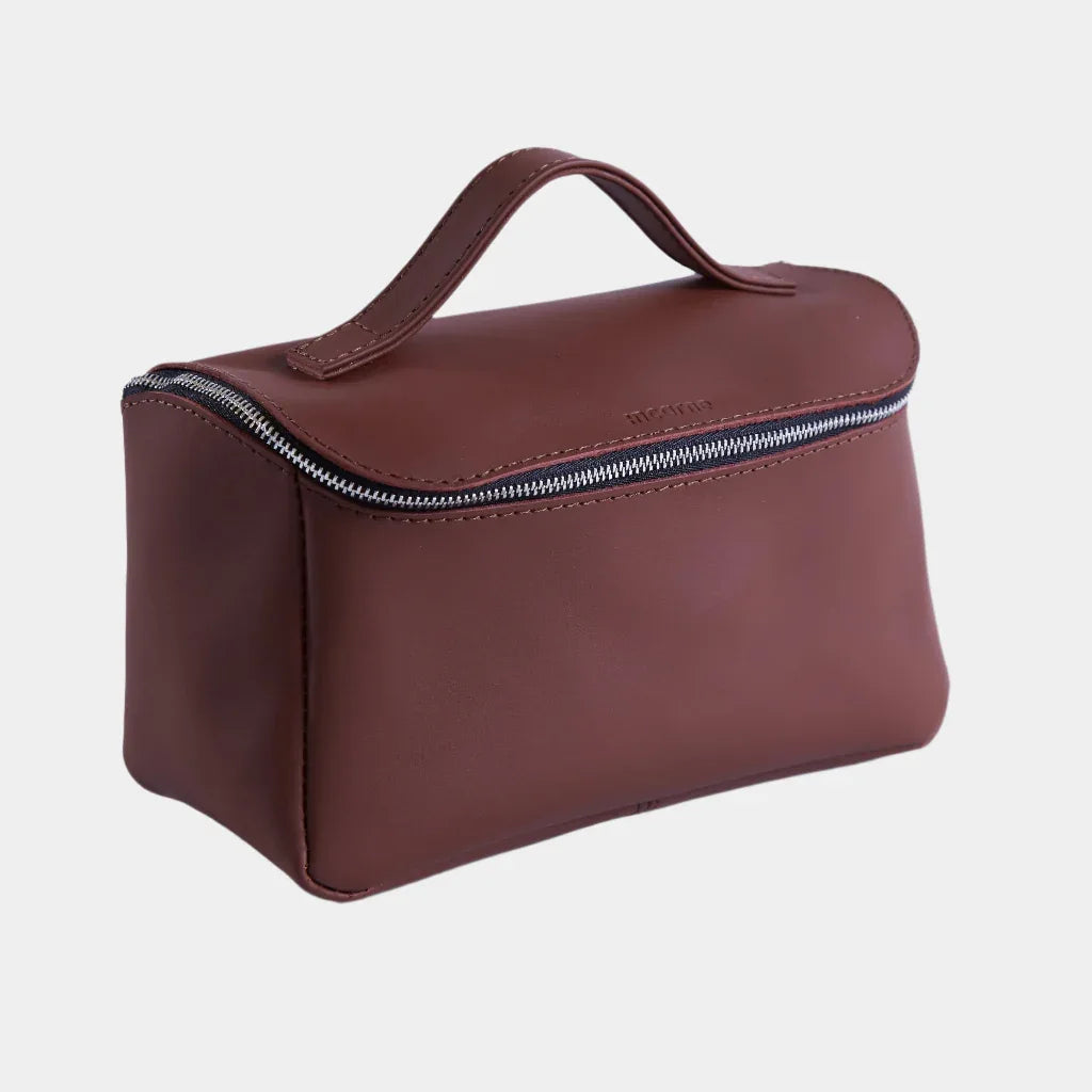 Timeless leather toiletry bag - INCARNE® Ukraine