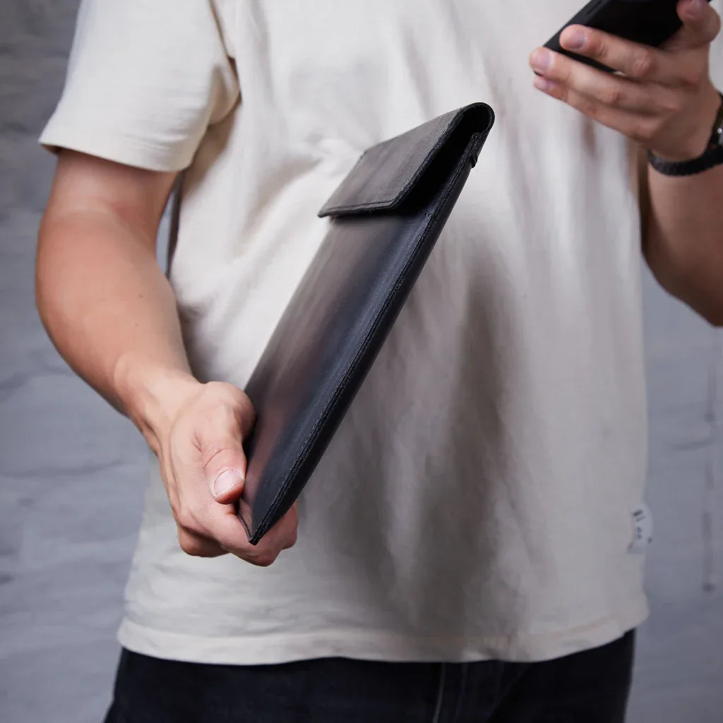 Klouz case - INCARNE® Ukraine